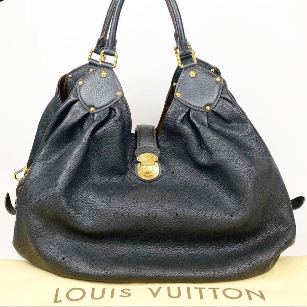 💎RETIRED💎 MAHINA LEATHER LOUIS VUITTON